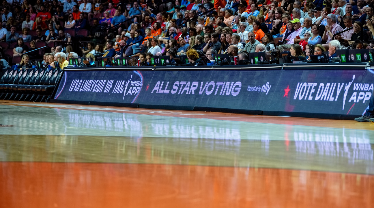 米乐体育官网 - WNBA 全明星选秀花絮：Weatherspoon 与 Cooper 选边，Bueckers 与 Clark 成焦点 - 米乐体育